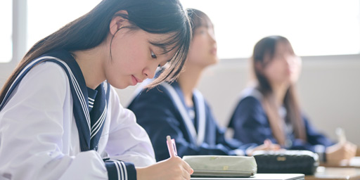 進学率90%以上　大学進学率70%以上