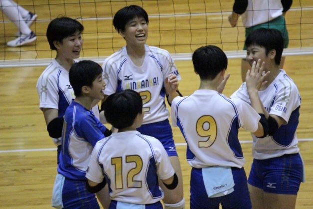 中学バレーボール部　近畿大会９連覇！;