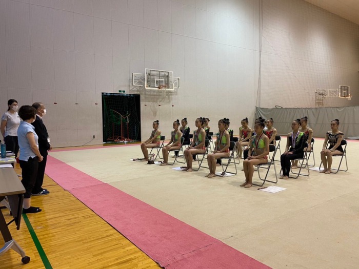 中学・高校　新体操部　夏の大会の表彰;